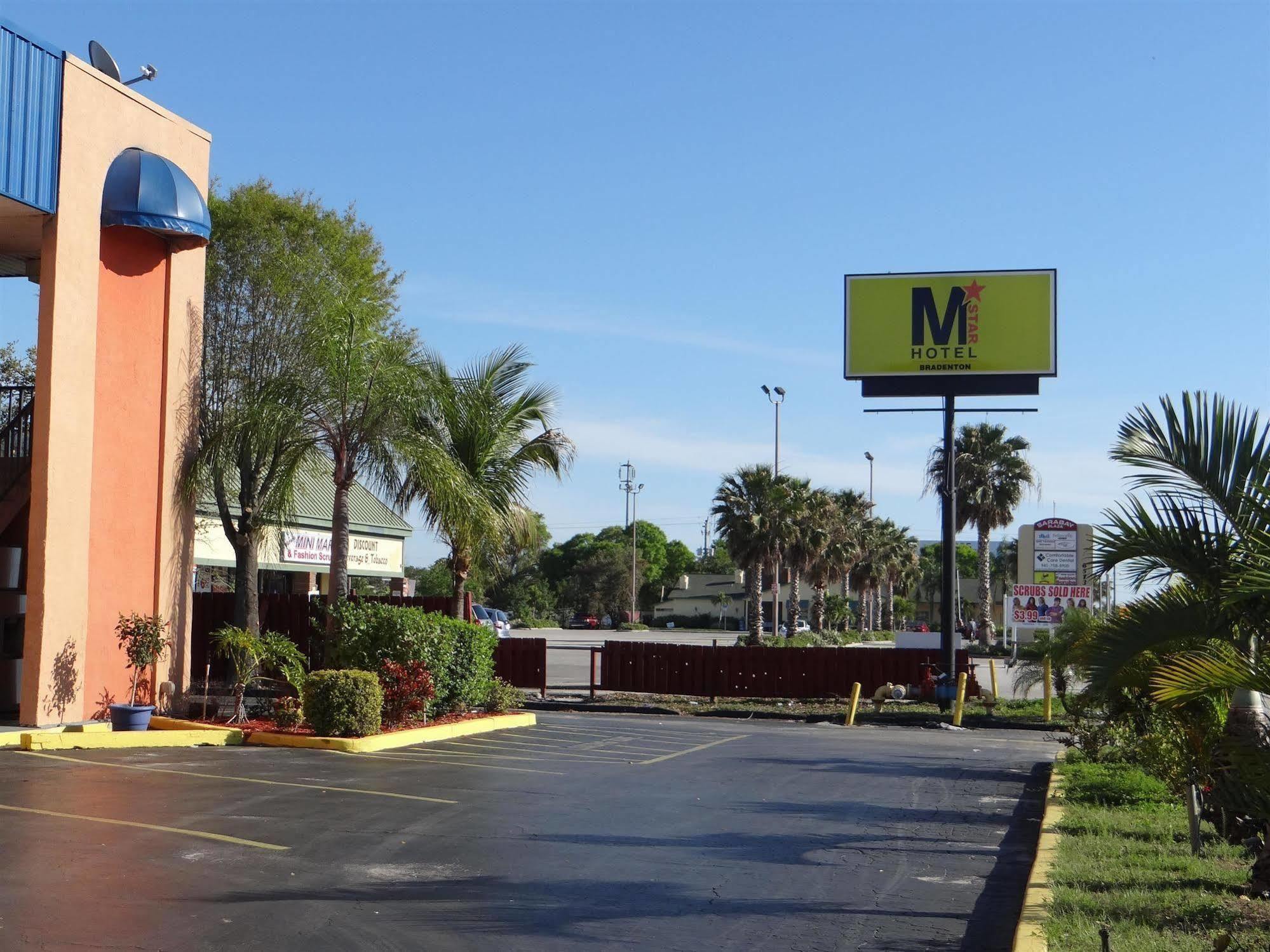 Magnuson Hotel Bradenton Exterior photo